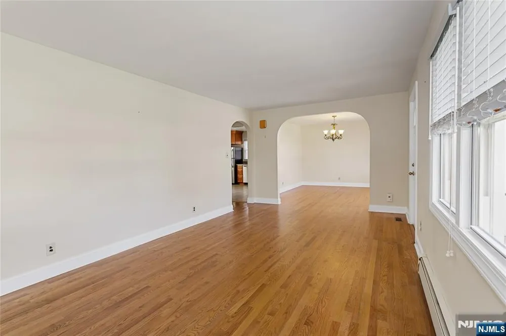 418 President Street Saddle Brook, NJ 07663