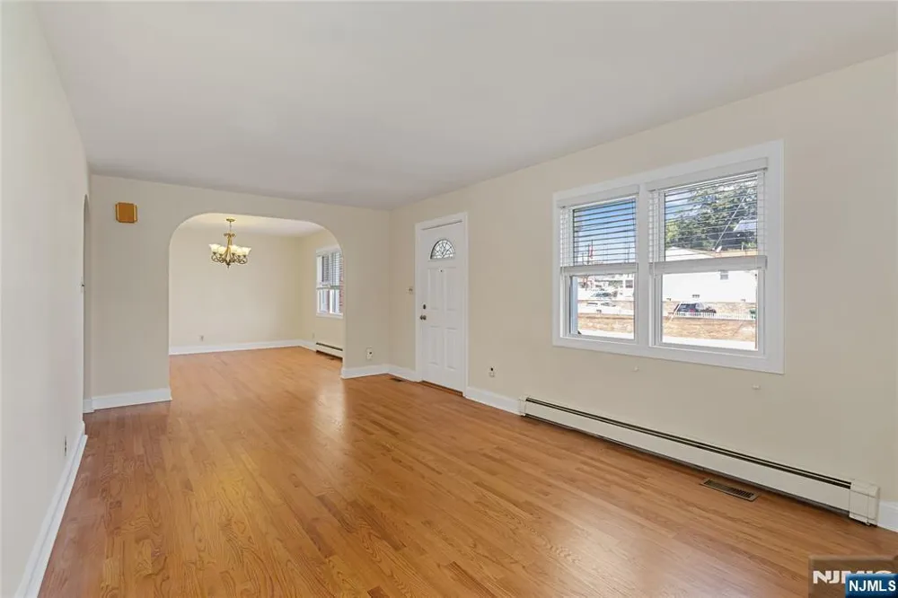 418 President Street Saddle Brook, NJ 07663