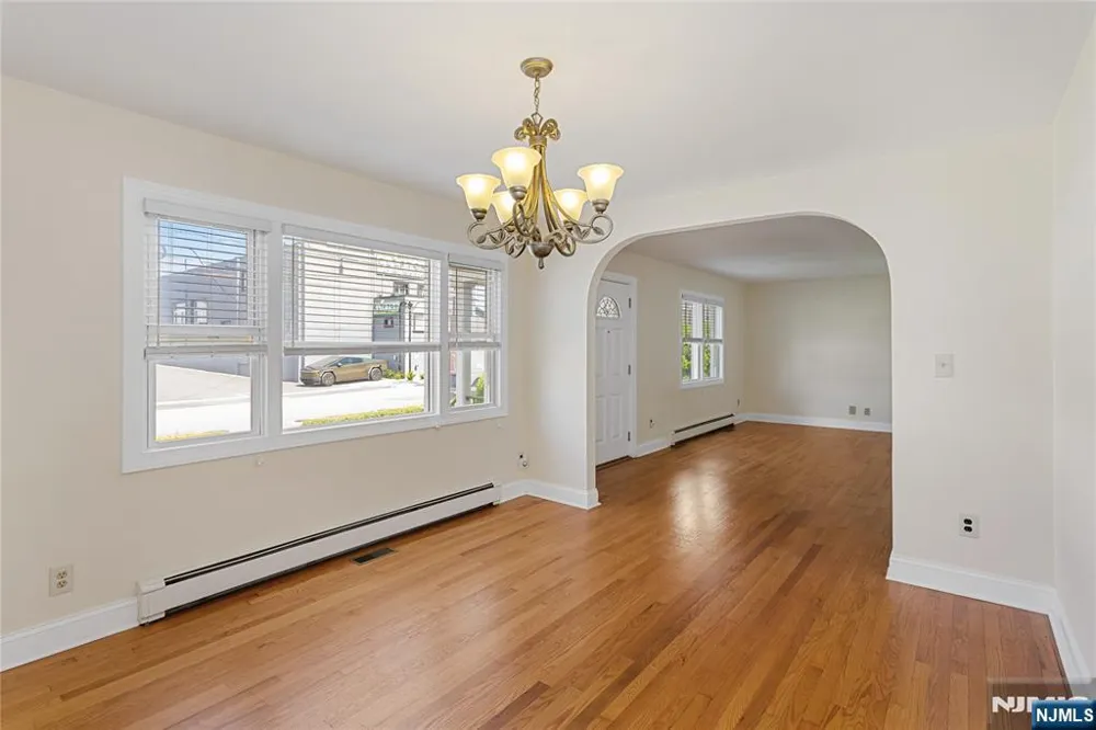 418 President Street Saddle Brook, NJ 07663