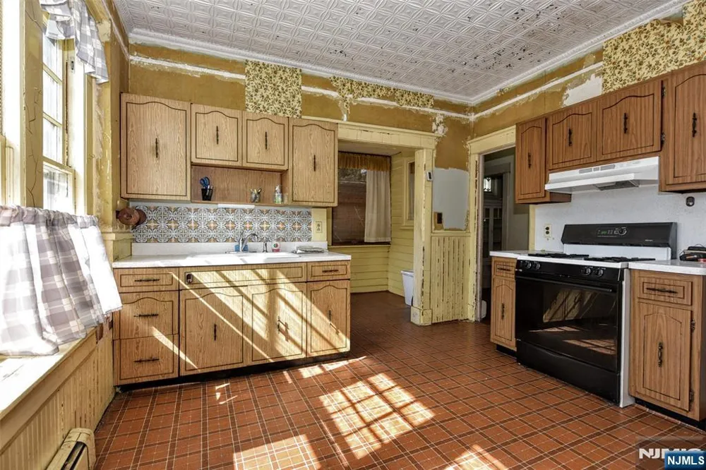 80 14th Street Prospect Park, NJ 07508