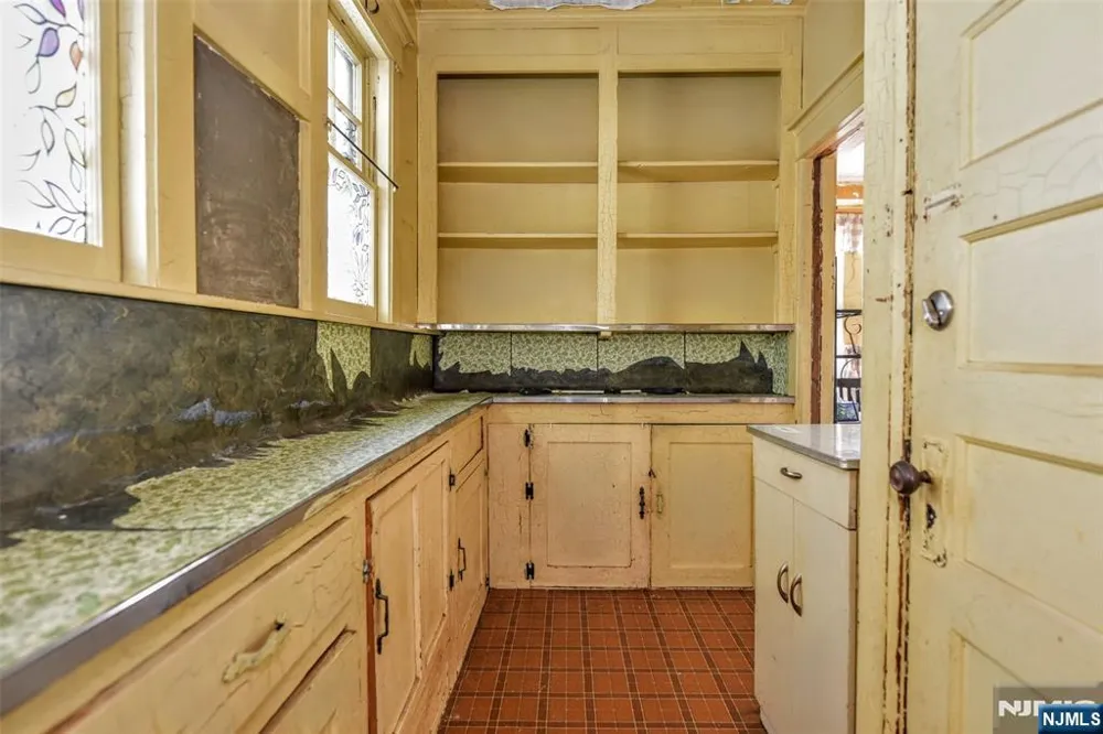 80 14th Street Prospect Park, NJ 07508