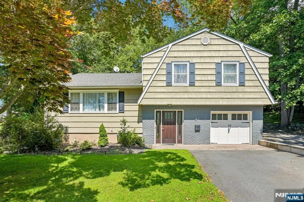 41 Magnolia Avenue Montvale, NJ 07645