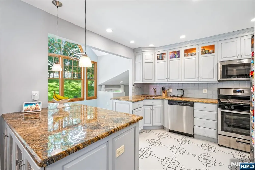 41 Magnolia Avenue Montvale, NJ 07645