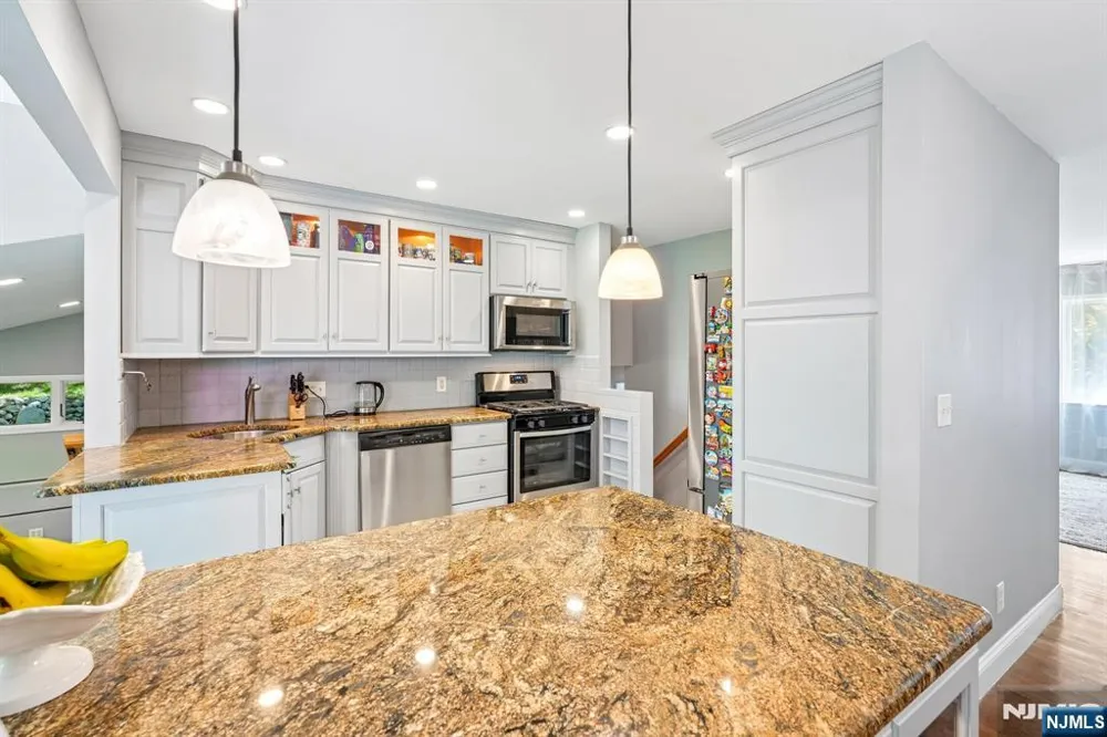 41 Magnolia Avenue Montvale, NJ 07645
