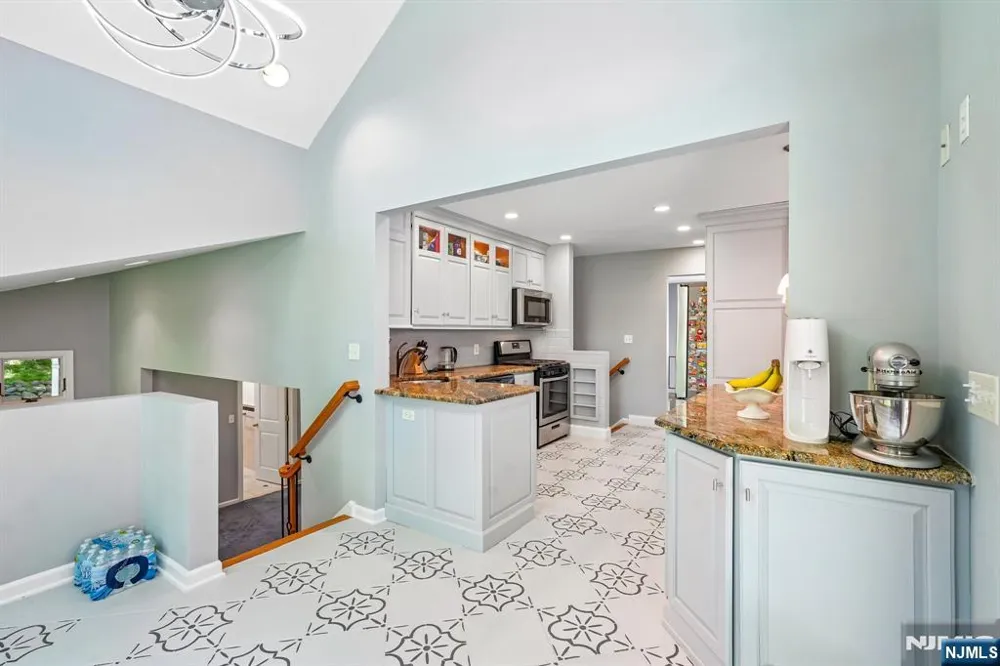 41 Magnolia Avenue Montvale, NJ 07645