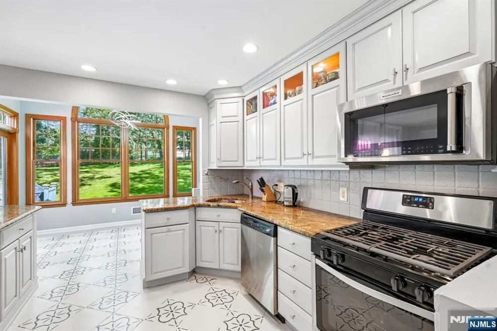 41 Magnolia Avenue Montvale, NJ 07645