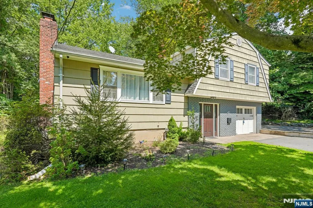 41 Magnolia Avenue Montvale, NJ 07645