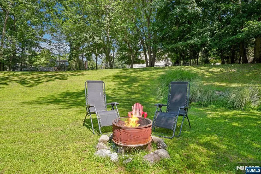 41 Magnolia Avenue Montvale, NJ 07645