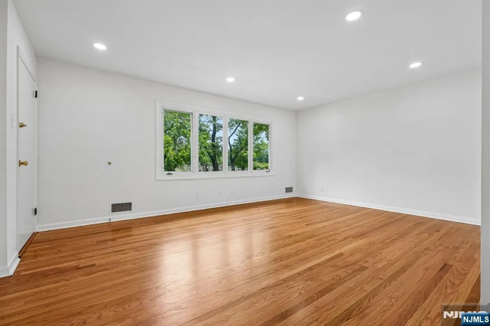 59 Division Street Bloomfield, NJ 07003