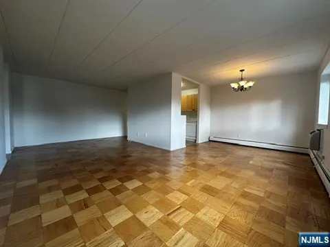 873 Main Street 4G