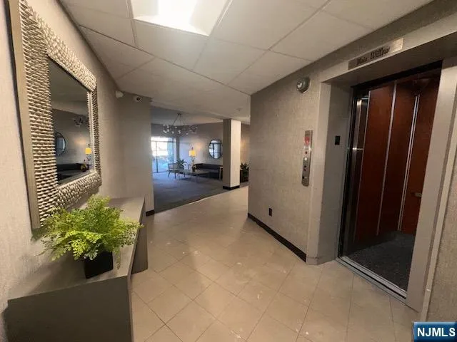 873 Main Street 4G Hackensack, NJ 07601