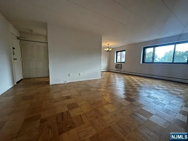 873 Main Street 4G Hackensack, NJ 07601