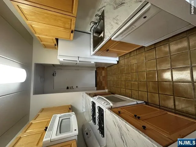 873 Main Street 4G Hackensack, NJ 07601