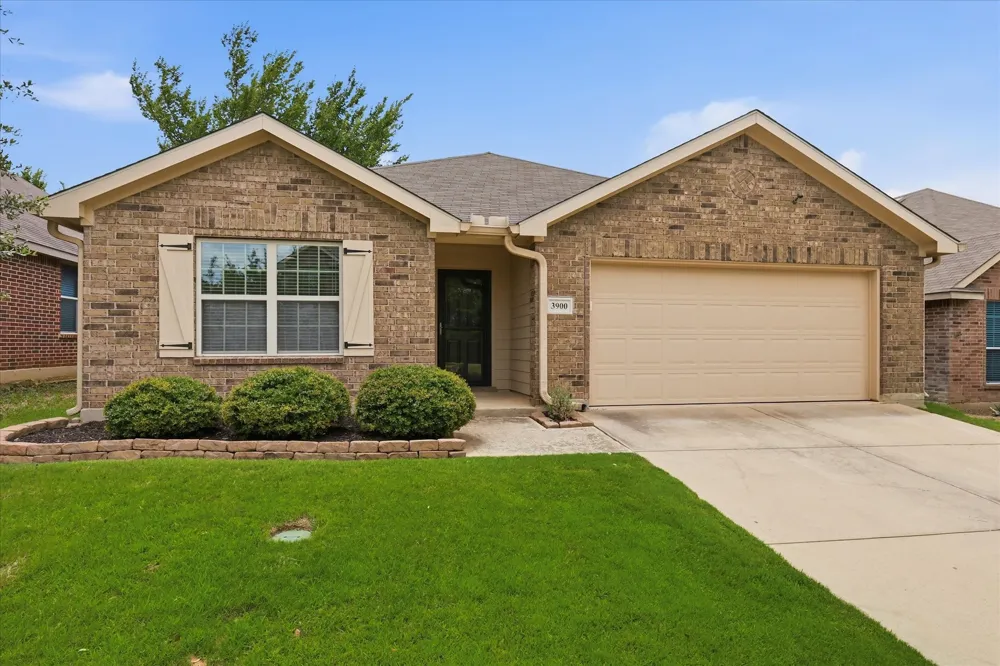 3900 Oceanview Drive Denton, TX 76208