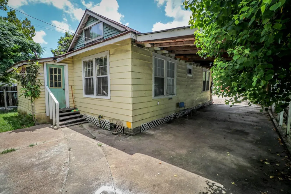 9243 E Avenue O Houston, TX 77012