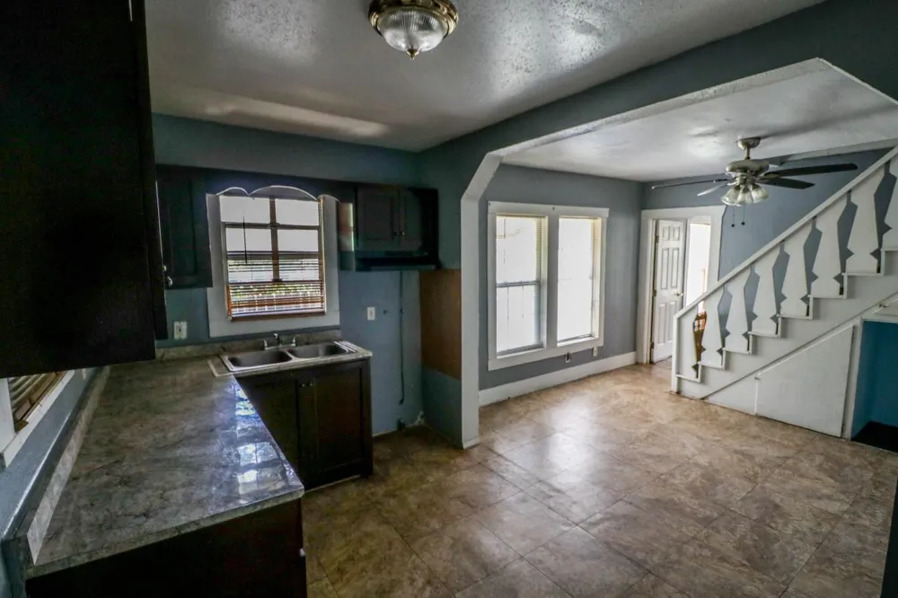 9243 E Avenue O Houston, TX 77012