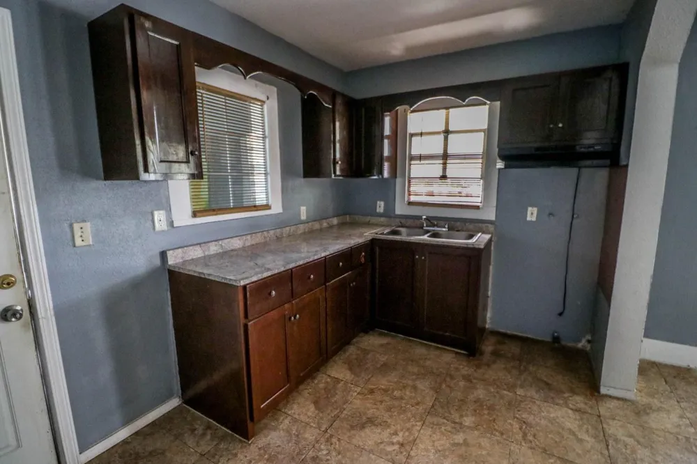 9243 E Avenue O Houston, TX 77012