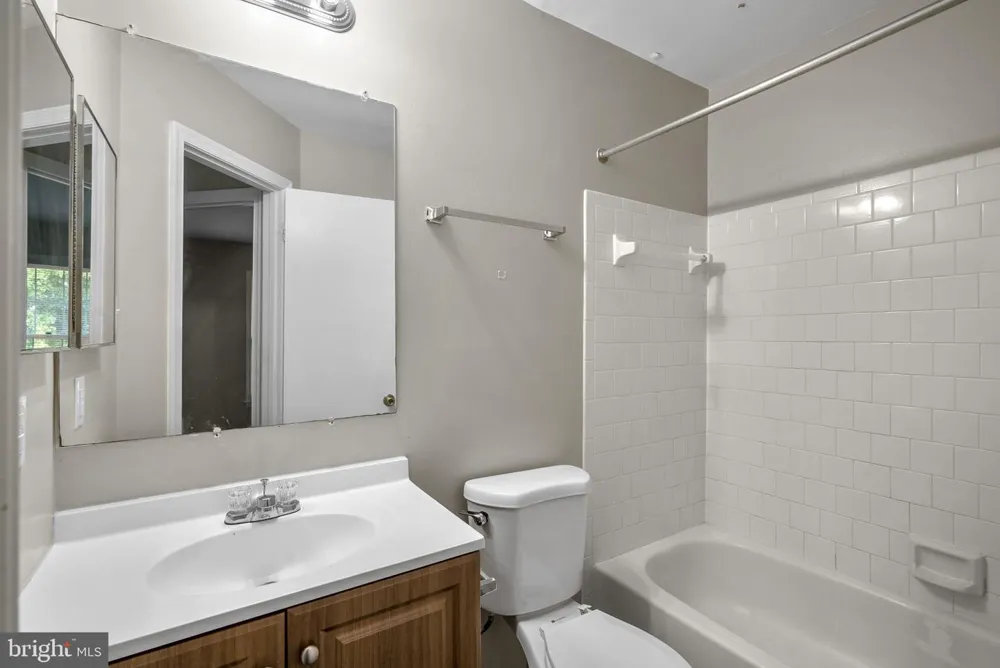 14122 OAKPOINTE DRIVE Laurel, MD 20707