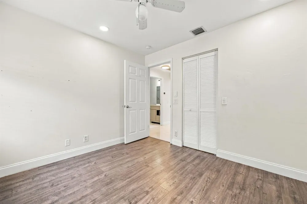 1590 ORION LANE Weston, FL 33327