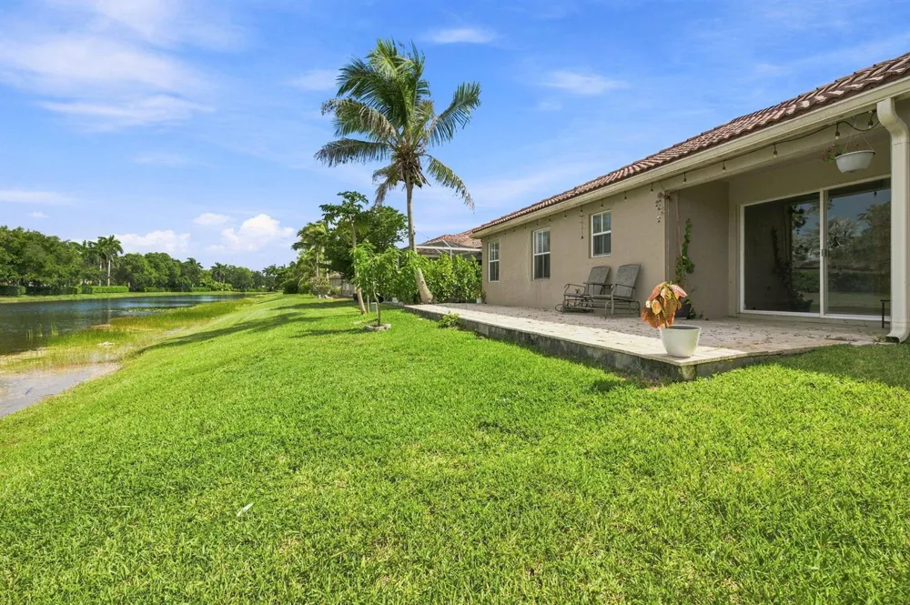 1590 ORION LANE Weston, FL 33327
