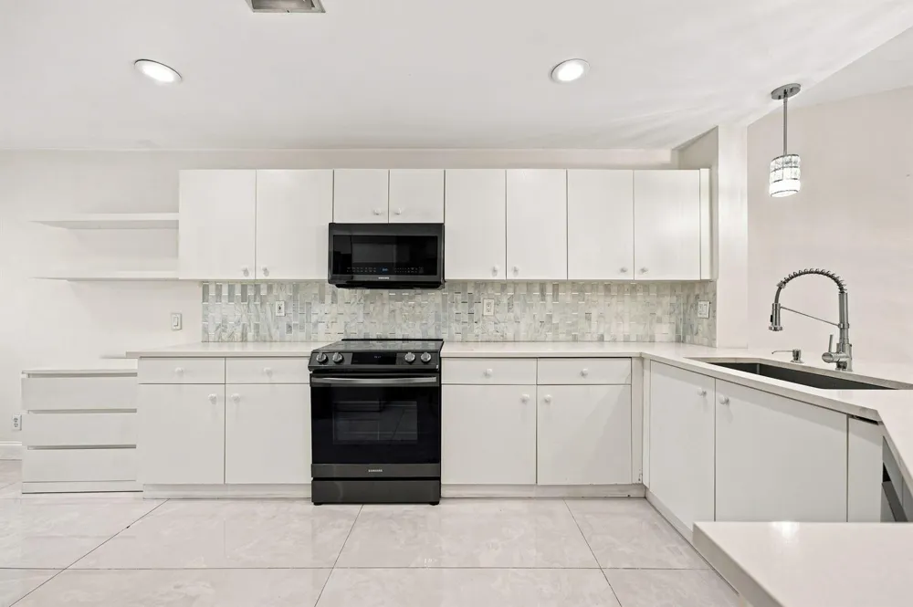 1590 ORION LANE Weston, FL 33327