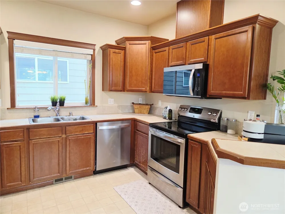 10004 13th Dr SE Everett, WA 98208