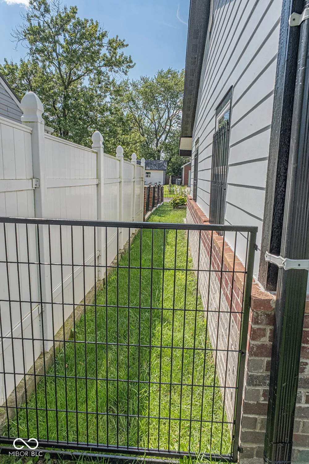 2325 Webster Avenue Indianapolis, IN 46219
