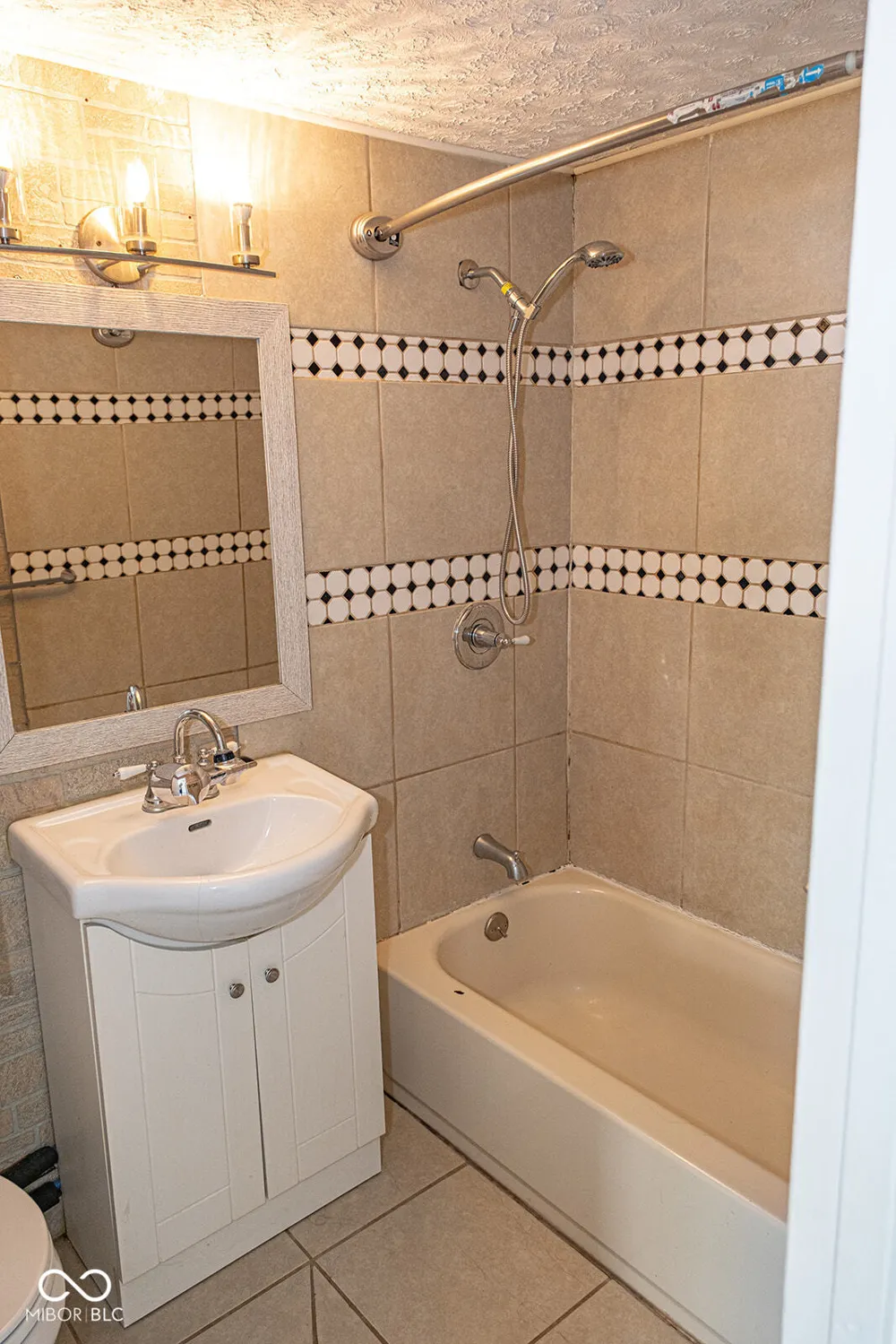 2325 Webster Avenue Indianapolis, IN 46219