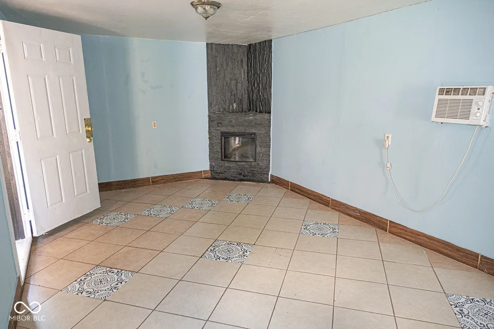 2325 Webster Avenue Indianapolis, IN 46219