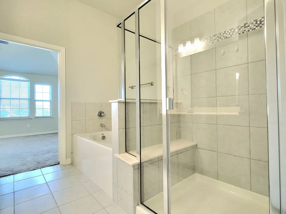 829 Ben Lane Lewisville, TX 75056