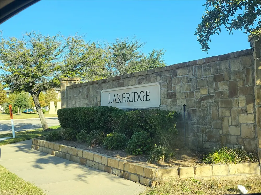 829 Ben Lane Lewisville, TX 75056