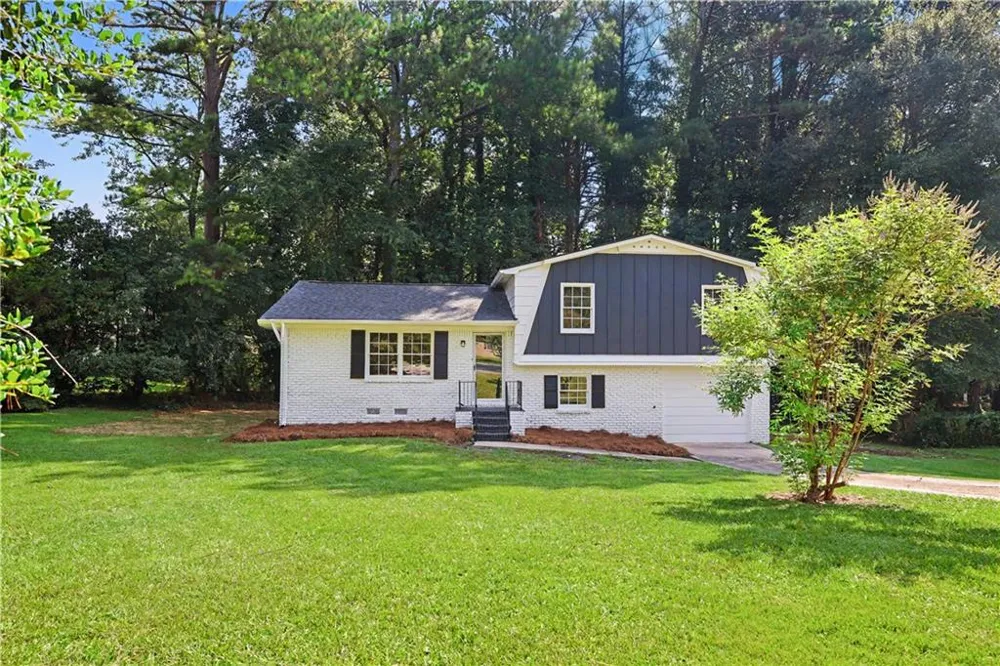 6200 Auburn Drive Riverdale, GA 30296