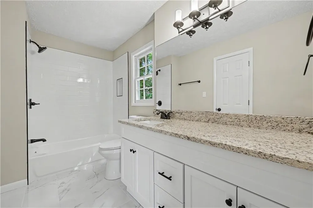 6200 Auburn Drive Riverdale, GA 30296