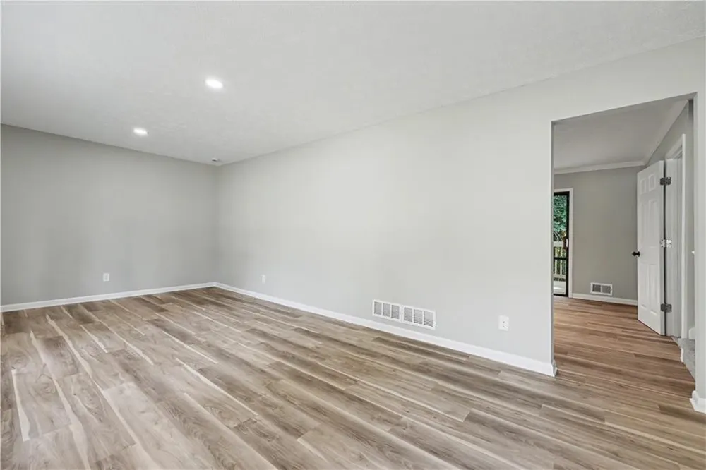 6200 Auburn Drive Riverdale, GA 30296