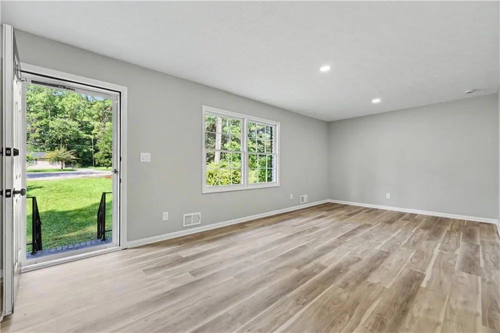 6200 Auburn Drive Riverdale, GA 30296
