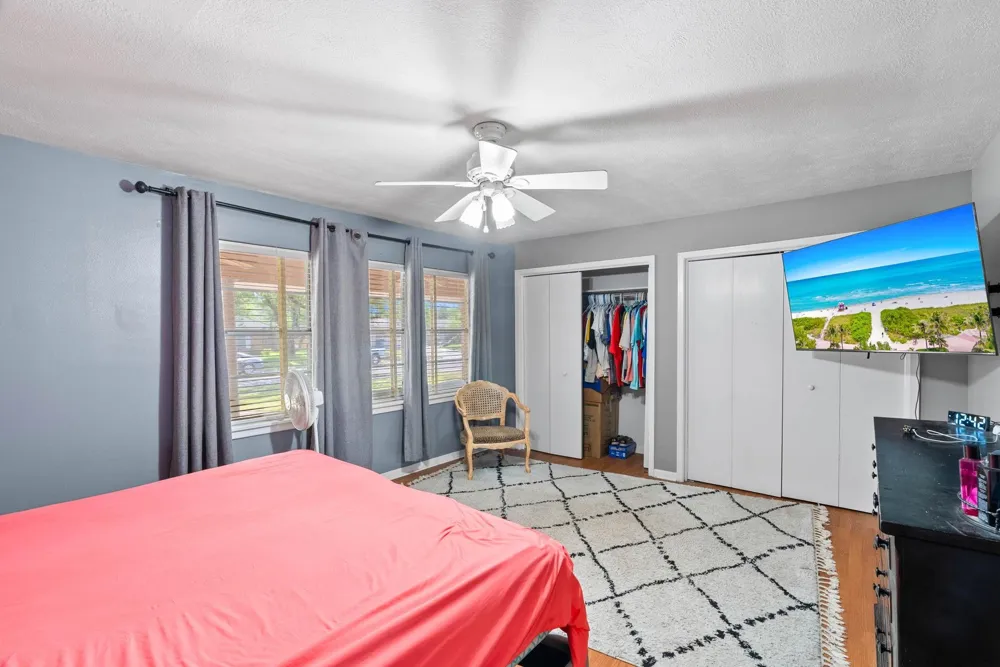 324 Woodlawn Street Sinton, TX 78387