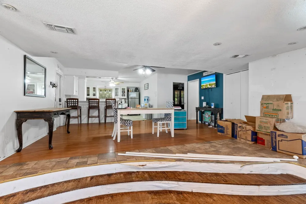 324 Woodlawn Street Sinton, TX 78387