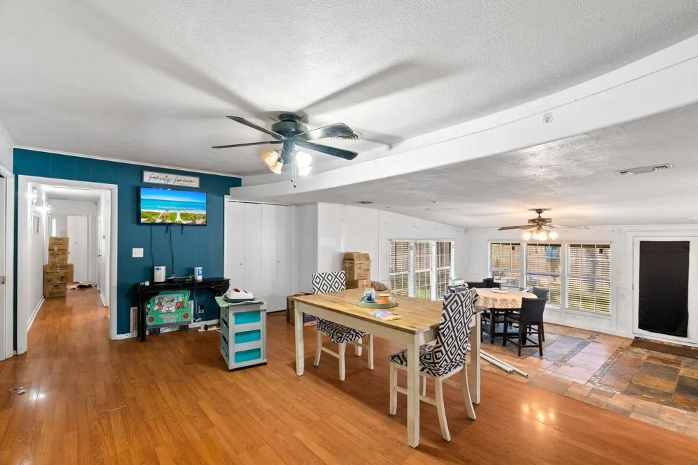 324 Woodlawn Street Sinton, TX 78387