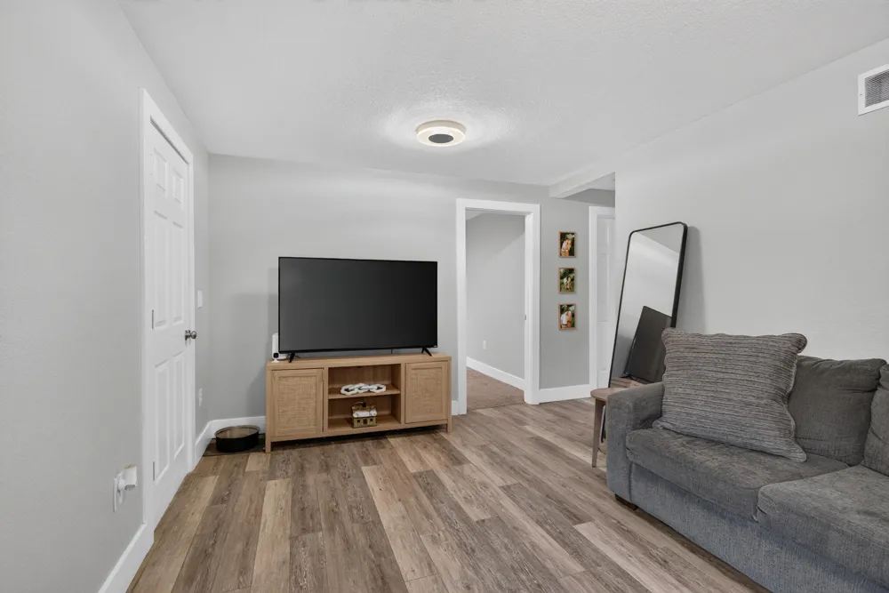 632 Fairyland Avenue Jackson, MI 49202