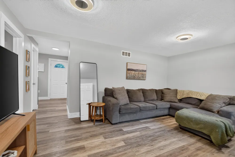 632 Fairyland Avenue Jackson, MI 49202
