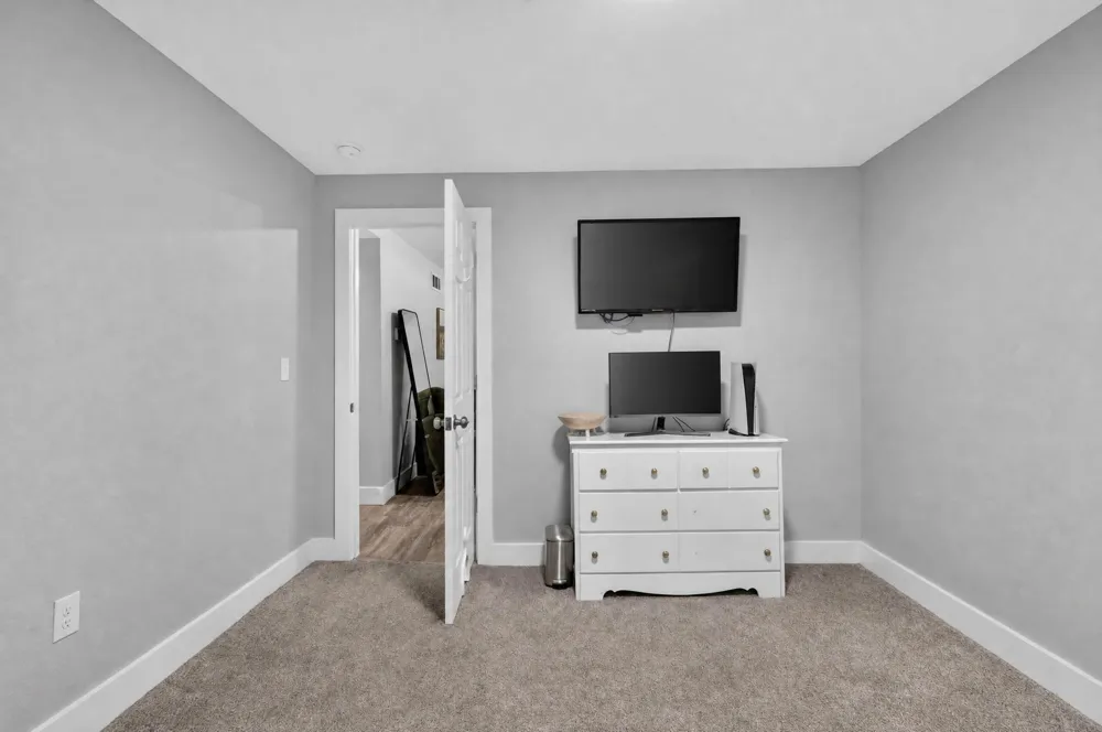 632 Fairyland Avenue Jackson, MI 49202