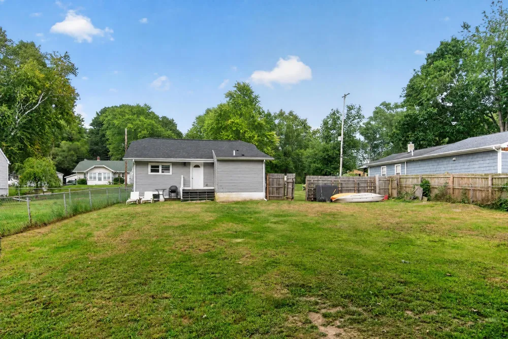 632 Fairyland Avenue Jackson, MI 49202