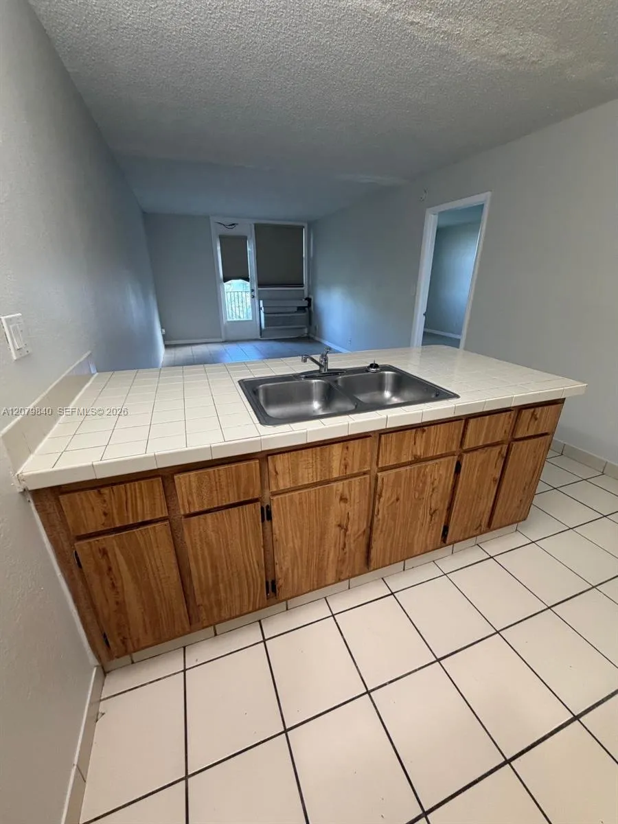2771 Riverside Dr #503-A Coral Springs, FL 33065