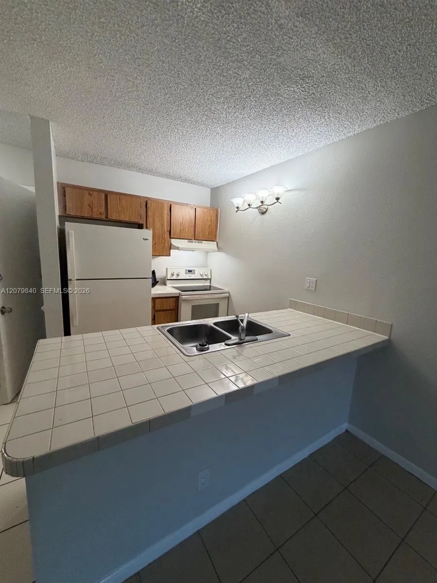 2771 Riverside Dr #503-A Coral Springs, FL 33065