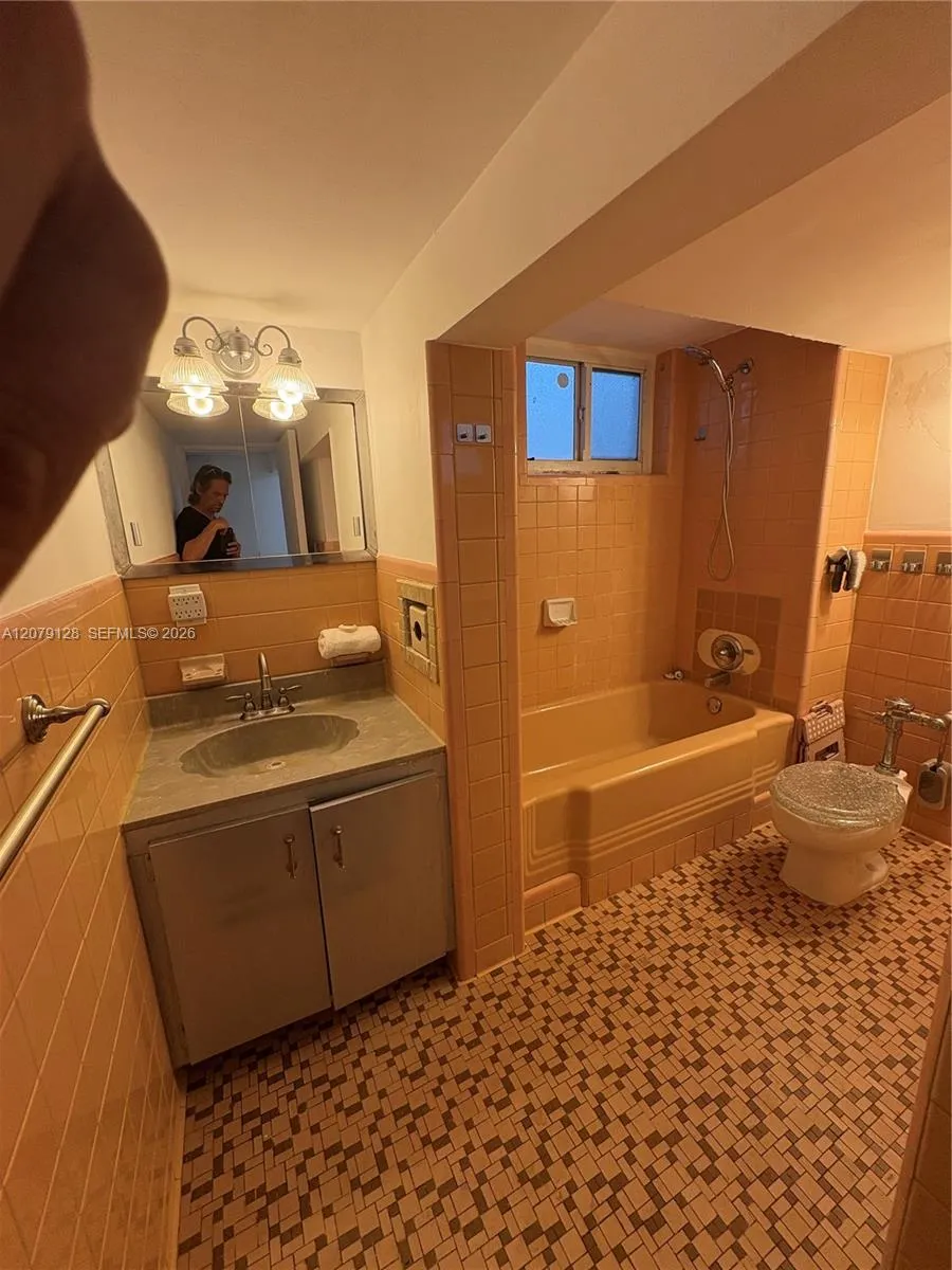 1751 Washington Ave #1H Miami Beach, FL 33139