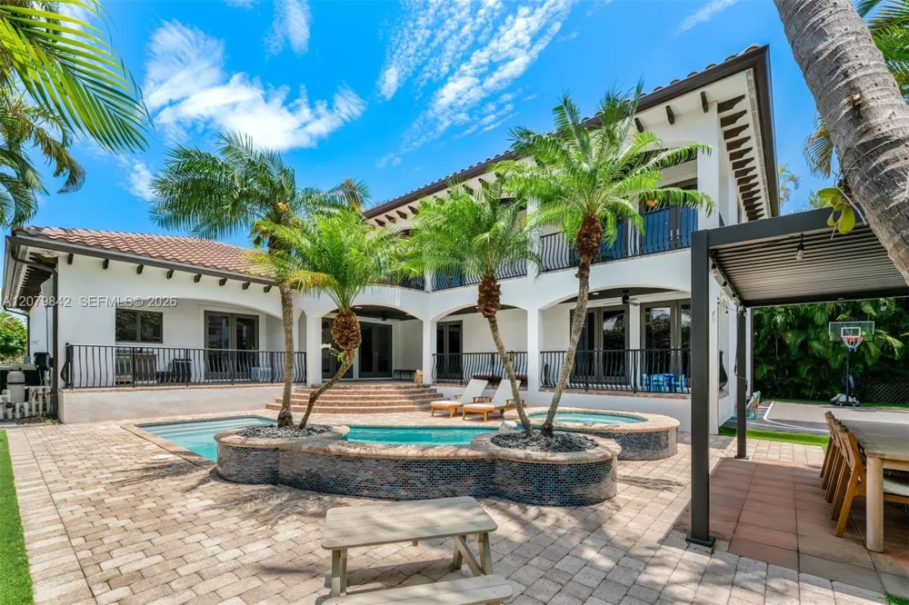 1210 95th Street #18 Bay Harbor Islands, FL 33154