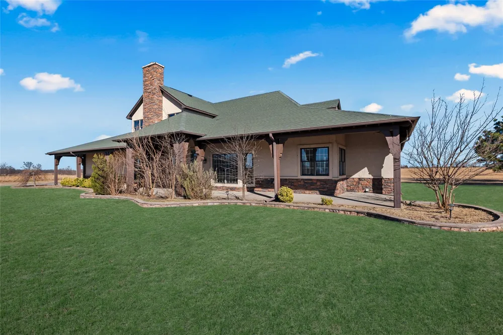 4324 Alt 75 Highway Beggs, OK 74421