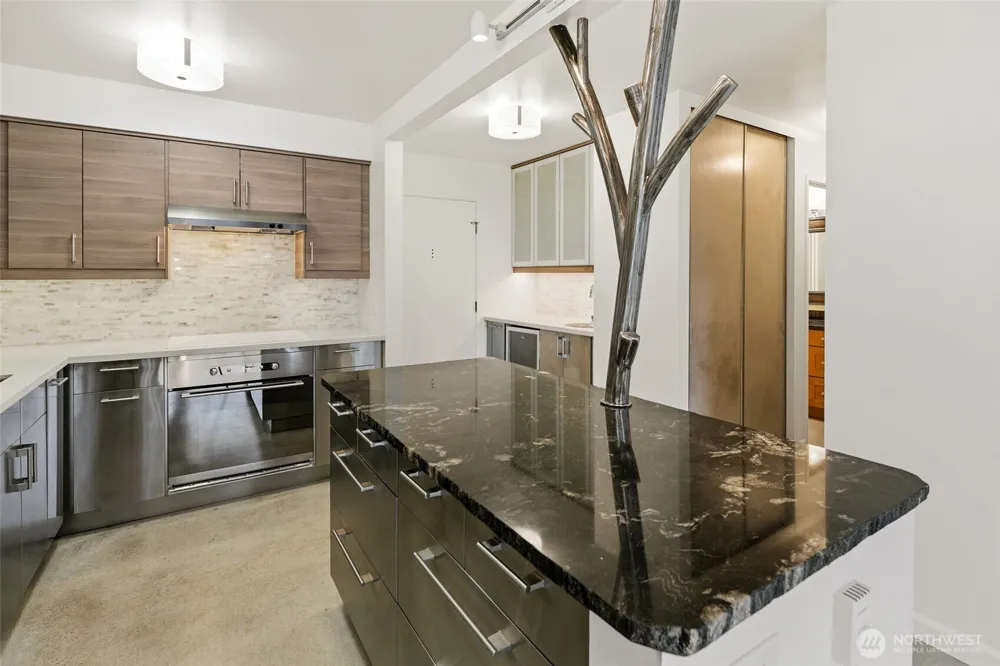 2100 3rd Avenue #602 Seattle, WA 98121