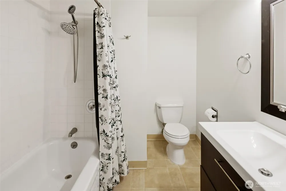 2100 3rd Avenue #602 Seattle, WA 98121