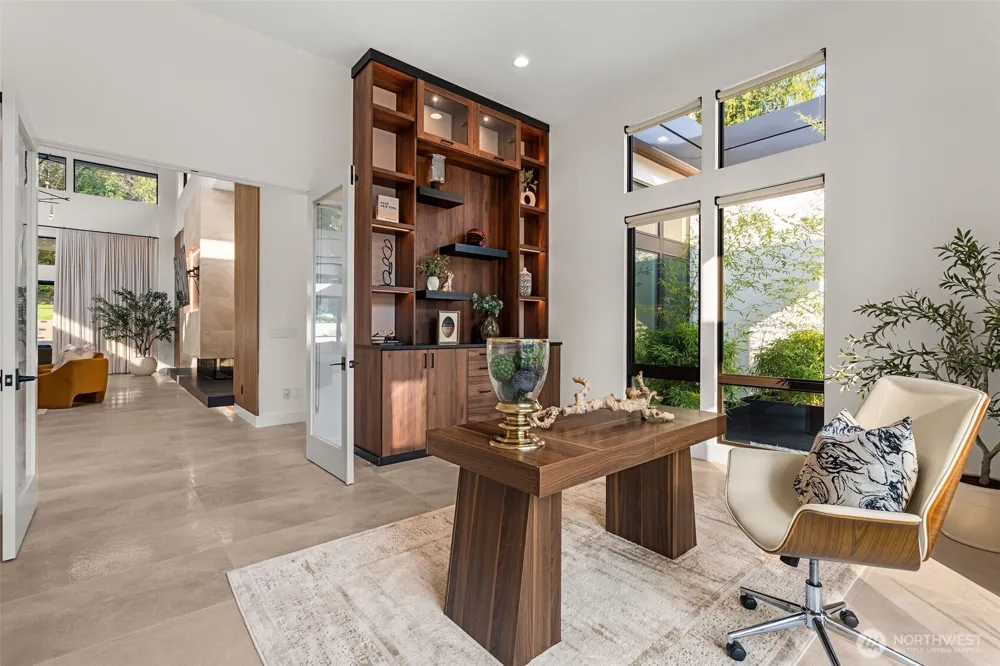 23680 NE 39th Place Redmond, WA 98053